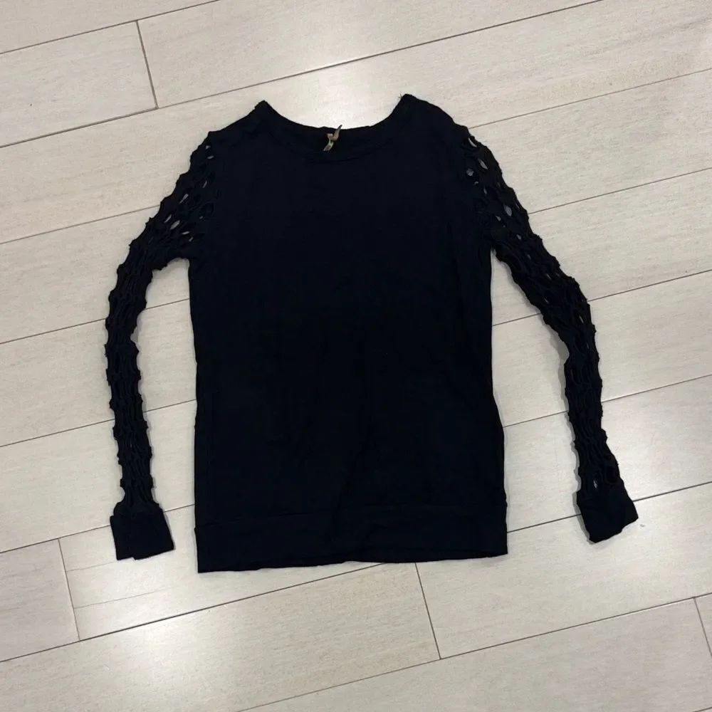 Black Pete Top with cutout arms